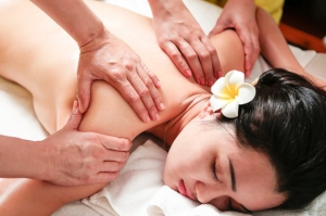 MASSAGE BỐN TAY